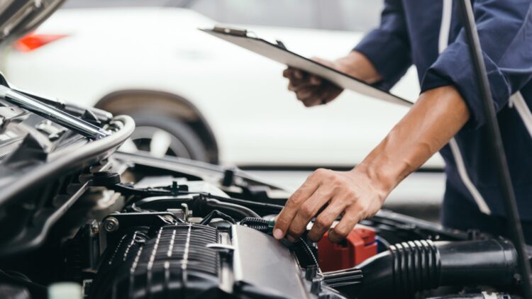 Pon a punto tu coche: todos los sistemas que van a ser obligatorios dentro de unos días