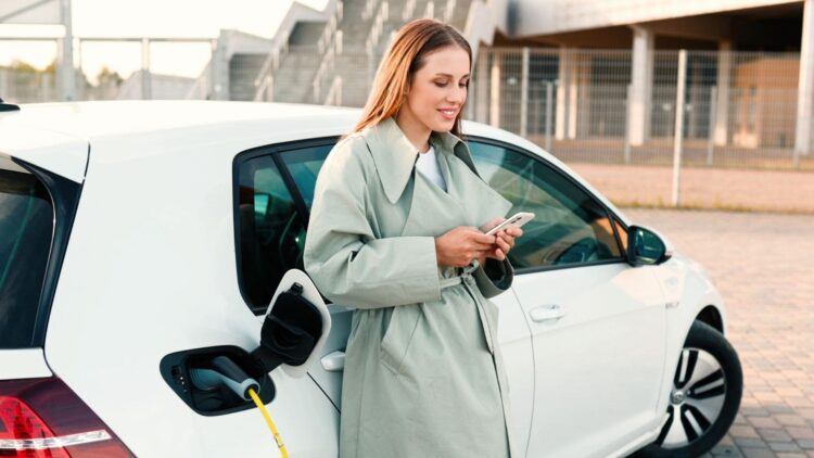 Estos son los coches híbridos que recorren más distancia sin recargar: algunos son toda una sorpresa 1 Coches híbridos