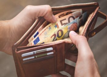 Cómo autodespedirse y cobrar la indemnización y el paro: los casos en los que el SEPE lo avala