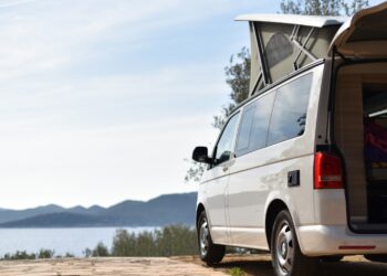 Olvídate de reformar tu furgoneta vieja: puedes comprarte una por menos de 20.000 euros a partir de esta fecha