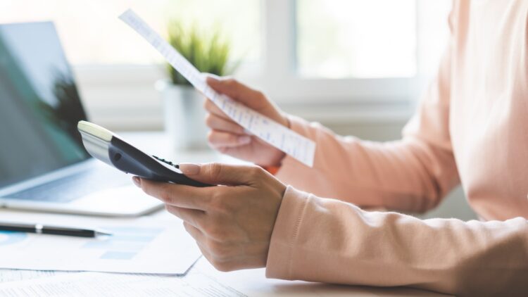 Adiós a tu nómina tal y como era: a partir de 2025 vas a recibir menos dinero y estas son las causas 1 Adiós a tu nómina tal y como era: a partir de 2025 vas a recibir menos dinero y estas son las causas