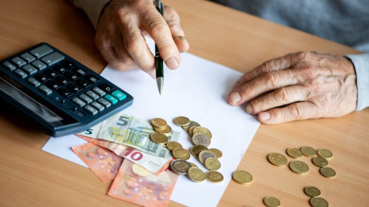 ¿Qué va a pasar con las pensiones en 2025? Se confirman los porcentajes de subida y son muy buenas noticias 1 ¿Qué va a pasar con las pensiones en 2025? Se confirman los porcentajes de subida y son muy buenas noticias