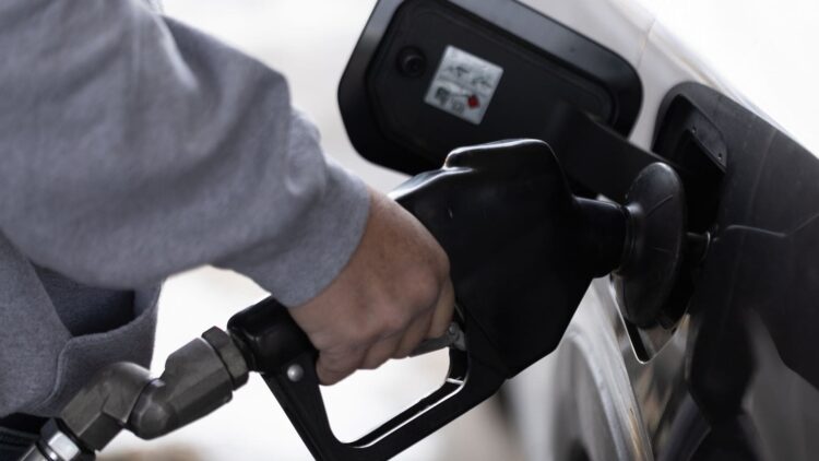 Cuándo y dónde echar gasolina: los expertos desvelan los mejores trucos para ahorrar en combustible 1 Ahorrar gasolina