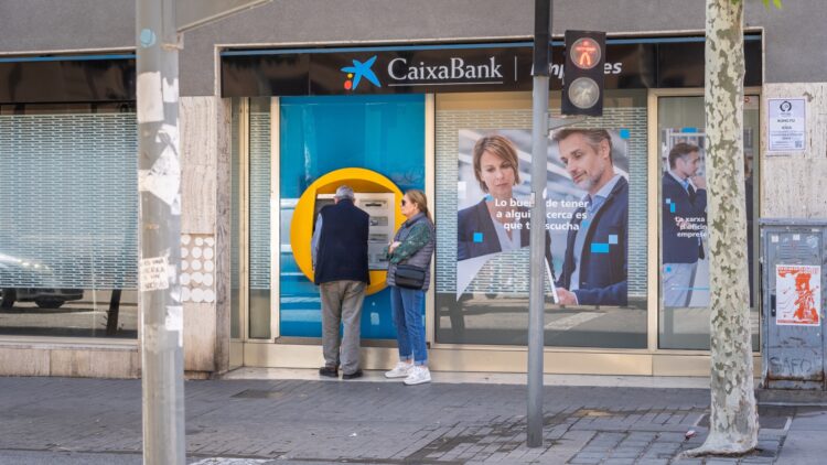 CaixaBank confirma la fecha en que repartirá las pensiones a los jubilados, aunque no será el primero en hacerlo 1 CaixaBank pensiones