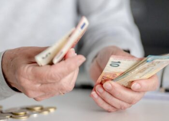 Complemento a Mínimos