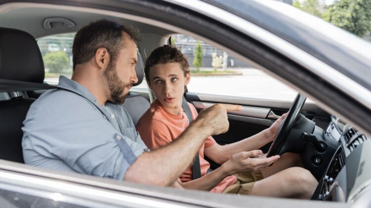 El posible fin de las autoescuelas: la DGT se plantea cambiar al modelo americano 1 DGT autoescuelas