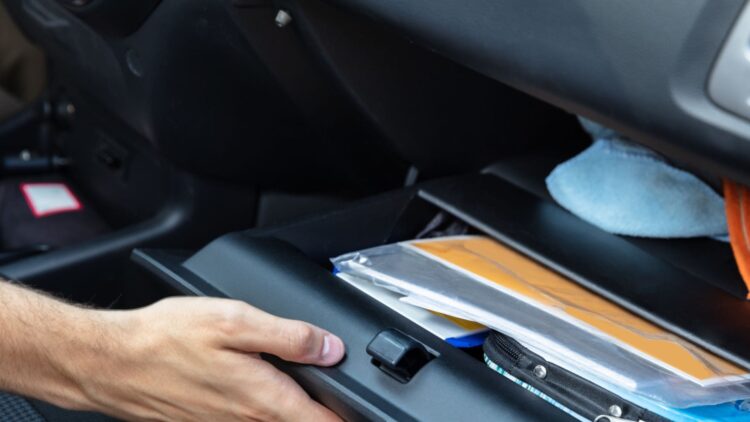 Las nuevas multas de la DGT para 2025: hasta 500 euros por hacer esto 1 DGT multa 500 euros