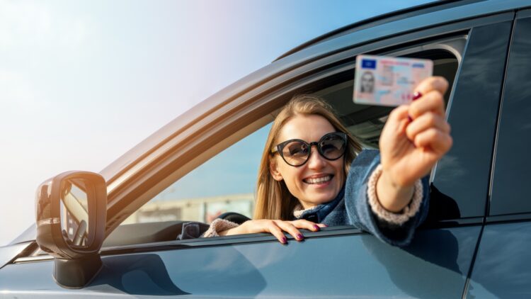 Los nuevos requisitos de la DGT para renovar el carnet gratis: esta es la lista de los afortunados 1 carnet DGT