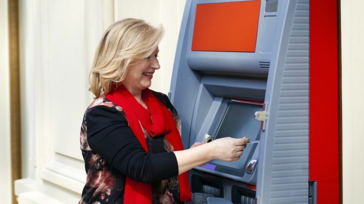 Estos serán los bancos que se adelantarán a la Seguridad Social en el pago de las pensiones: se confirman las fechas 1 pensiones