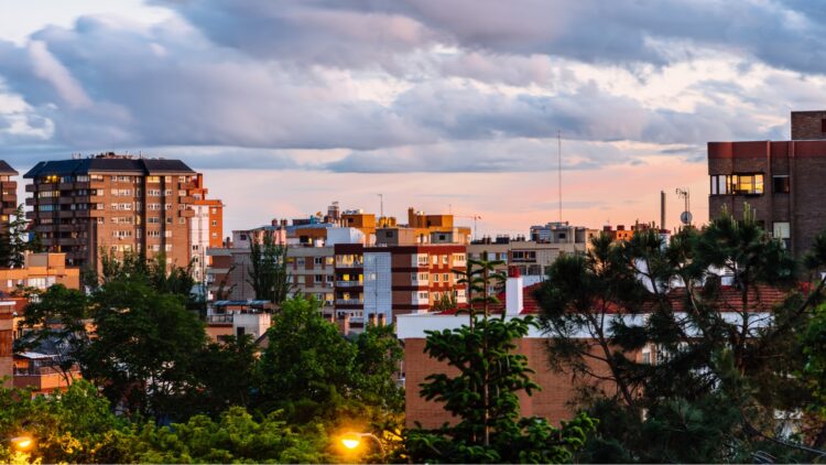 Pisos de 100 metros cuadrados por 1.000 euros: vivir en Madrid al mejor precio es posible 1 pisos