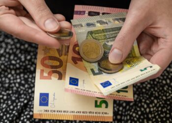 Las prestaciones que puedes cobrar junto con el paro