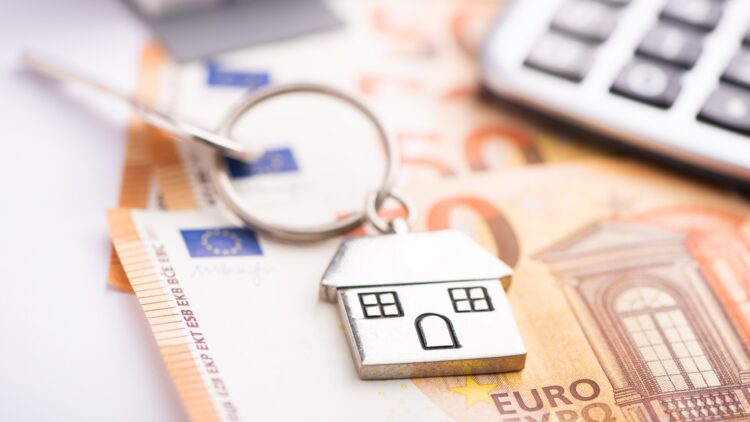 El Banco de España lanza una importante advertencia para todos los que pagan el alquiler por transferencia bancaria 1 El Banco de España lanza una importante advertencia