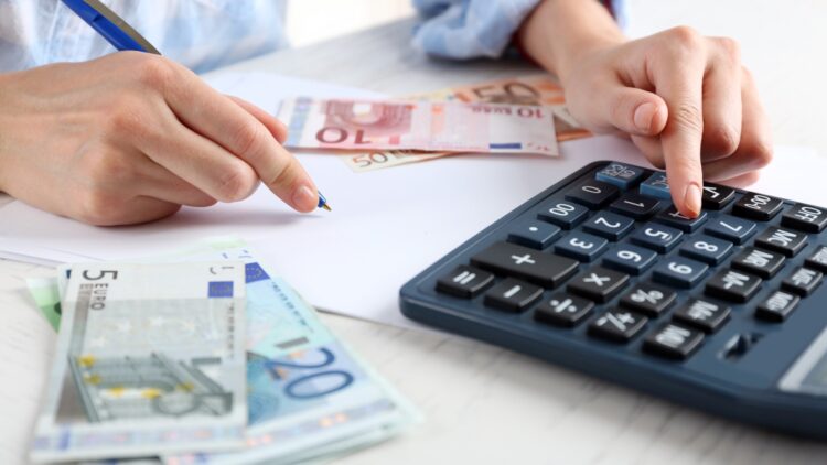 ahorrarte hasta 1.500 euros en la Renta