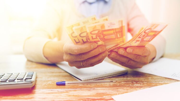 ayudas que se pueden pedir con 52 anos