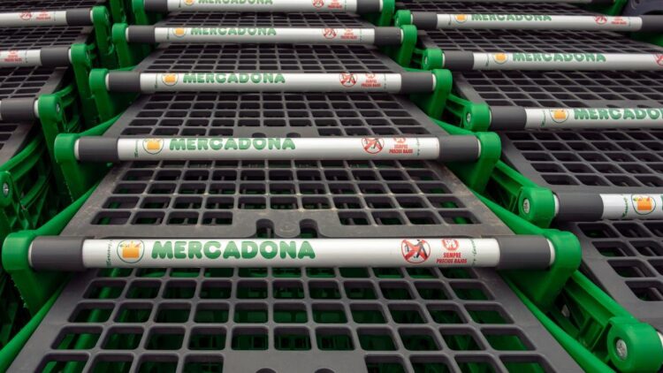 Adiós a los carritos de supermercado en España. Giro de 180 grados y así serán a partir de ahora 1 Adiós a los carritos de supermercado en España