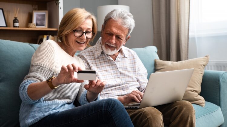 Carnet especial de la Seguridad Social para los jubilados en 2025: estas son todas las ventajas de las que podrás disfrutar 1 jubilados