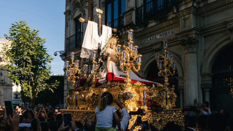 Confirmadas las fechas del puente de Semana Santa: estas comunidades tendrán hasta 5 días de fiesta 1 Confirmadas las fechas del puente de Semana Santa