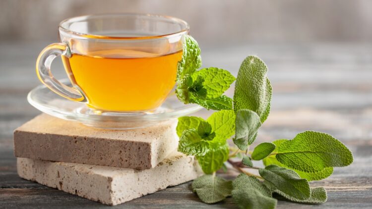 Adiós a la hinchazón abdominal y a los desórdenes hormonales gracias a este té 1 te desordenes hormonales