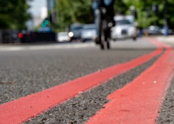 Llegan a España las nuevas lineas rojas de la DGT