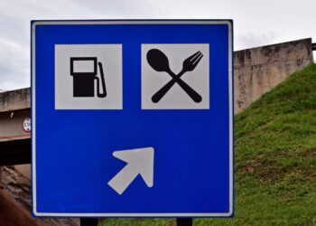 Como saber si una gasolinera esta cerca de la autopista