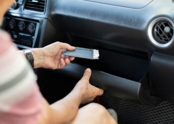 Ni se te ocurra dejar esto en la guantera de tu coche