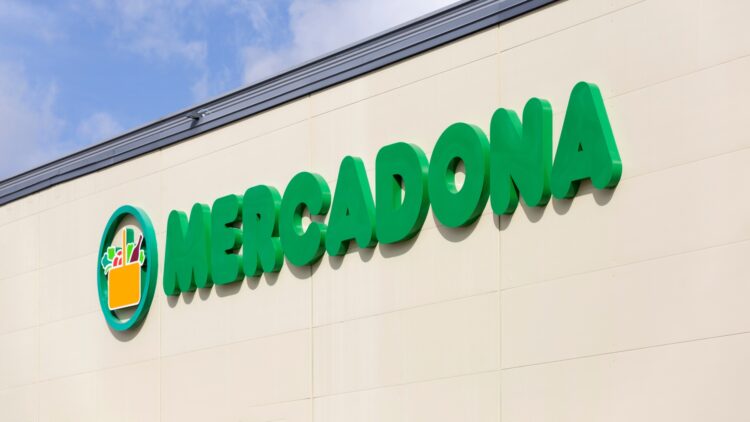 Mercadona va a cerrar durante estos días algunas de sus tiendas: estos son los clientes afectados 1 mercadona-retira-producto