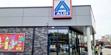 ¿Cobrar por entrar al supermercado? La nueva medida que pone en marcha Aldi