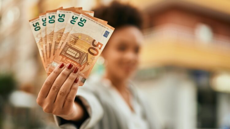 Buenas noticias del Gobierno: cómo puedes solicitar las nuevas ayudas para los jóvenes 1 Cómo puedes solicitar las nuevas ayudas para los jóvenes