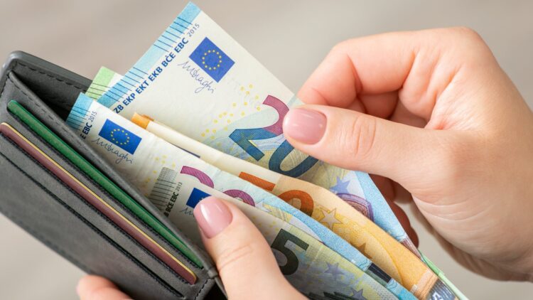 En esta comunidad autónoma te darán hasta 500 euros por hijo: estos son los requisitos 1 En esta comunidad autónoma te darán hasta 500 euros por hijo