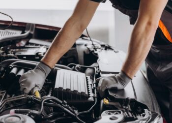 La correa de distribución, uno de los elementos más temidos del coche: ¿cuándo hay que cambiarla?