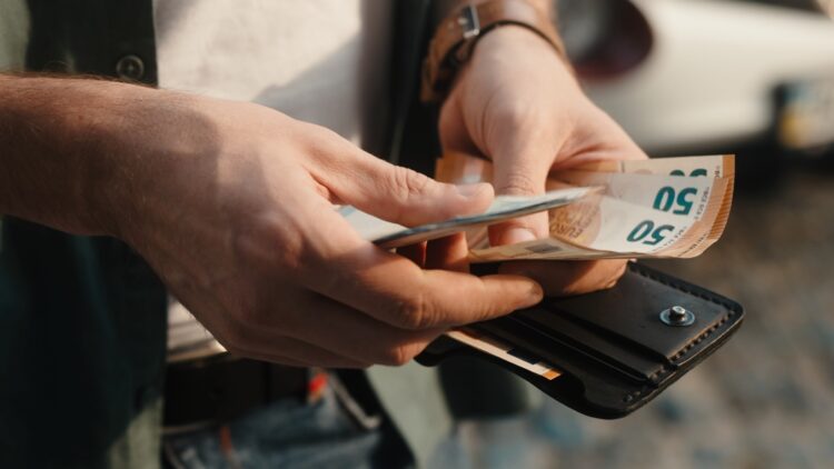 Si superas esta cantidad, podrán retirarte el Ingreso Mínimo Vital