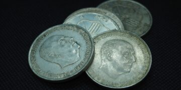 Estas monedas de 5 pesetas valen un dineral y puedes tenerlas en tu casa