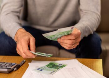 Desde el 2 de abril estará abierto el formulario para los mutualistas jubilados: así te devolverán el IRPF