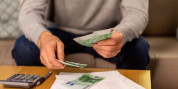 Desde el 2 de abril estará abierto el formulario para los mutualistas jubilados: así te devolverán el IRPF