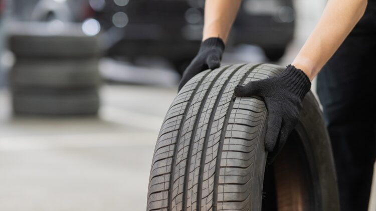 La Guardia Civil tiene un truco para multarte por no cambiar los neumáticos: así lo identifican 1 Truco para multarte por no cambiar los neumáticos