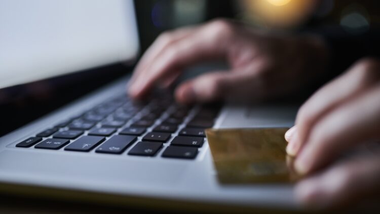 Alerta de la OCU: hasta 9 de cada 10 ciudadanos españoles han podido ser víctimas de una estafa 1 Hasta 9 de cada 10 ciudadanos españoles han podido ser víctimas de una estafa