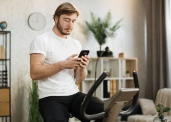 Estos son los minutos exactos que debes pedalear en bici estática