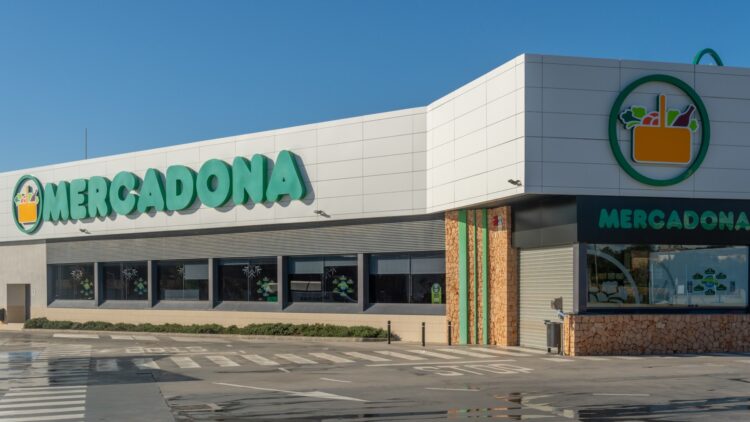 Confirmado: así puedes ahorrar hasta 30 euros en Mercadona con este sencillo gesto que pocos conocen 1 Puedes ahorrar hasta 30 euros en Mercadona con este sencillo gesto