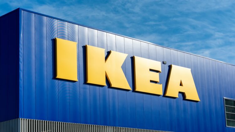 Adiós a los vecinos curiosos: el nuevo invento de IKEA te da intimidad en tu balcón sin gastar en reformas 1 El nuevo invento de IKEA te da intimidad en tu balcón