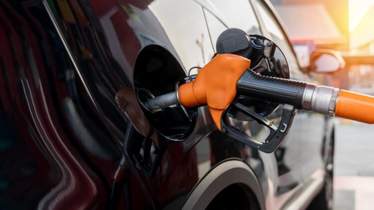 Es oficial: la Guardia Civil puede multarte con hasta 12.000 euros si utilizas este truco para ahorrar en gasolina 1 Puede multarte con hasta 12.000 euros si utilizas este truco para ahorrar en gasolina