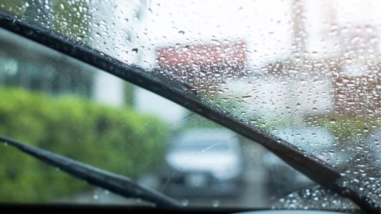 No hagas esto con el depósito del parabrisas: puede ser un error fatal para tu coche 1 No hagas esto con el depósito del parabrisas