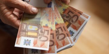 Cuándo vas a recibir la primera paga extra del 2025