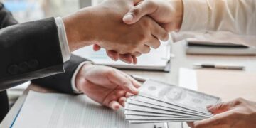 Así deciden cada vez más bancos si te dan un préstamo y así puedes aumentar tus opciones de recibirlo