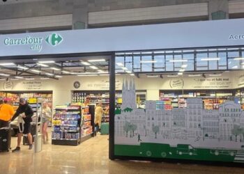 Es oficial: Carrefour sorprende a todo el mundo abriendo su primer supermercado... en un aeropuerto