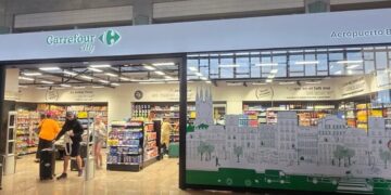 Es oficial: Carrefour sorprende a todo el mundo abriendo su primer supermercado... en un aeropuerto
