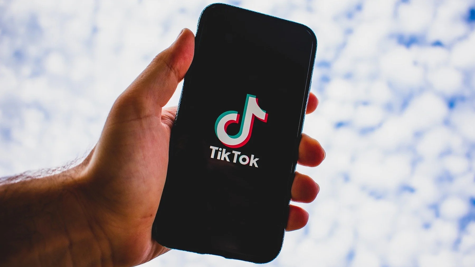 Ni fama ni fortuna: una pareja sorprende con el dinero que ganaron con más de 10 millones de visualizaciones en TikTok 1 Una pareja sorprende con el dinero que ganaron