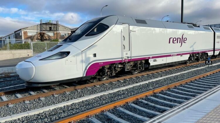 Ni AVLO ni AVRIL: esta es la polémica decisión adoptada por Renfe para los trenes que unen Barcelona y Madrid 1 La polémica decisión adoptada por Renfe para los trenes