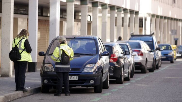 La DGT lo hace oficial: impone multas de hasta 200 euros