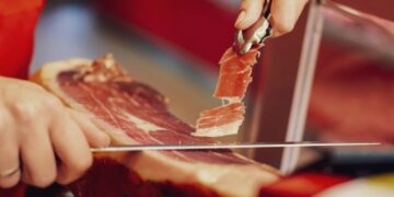El mejor jamón serrano de España está en este supermercado
