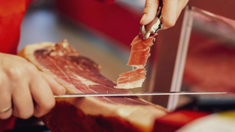 El mejor jamón serrano de España está en este supermercado